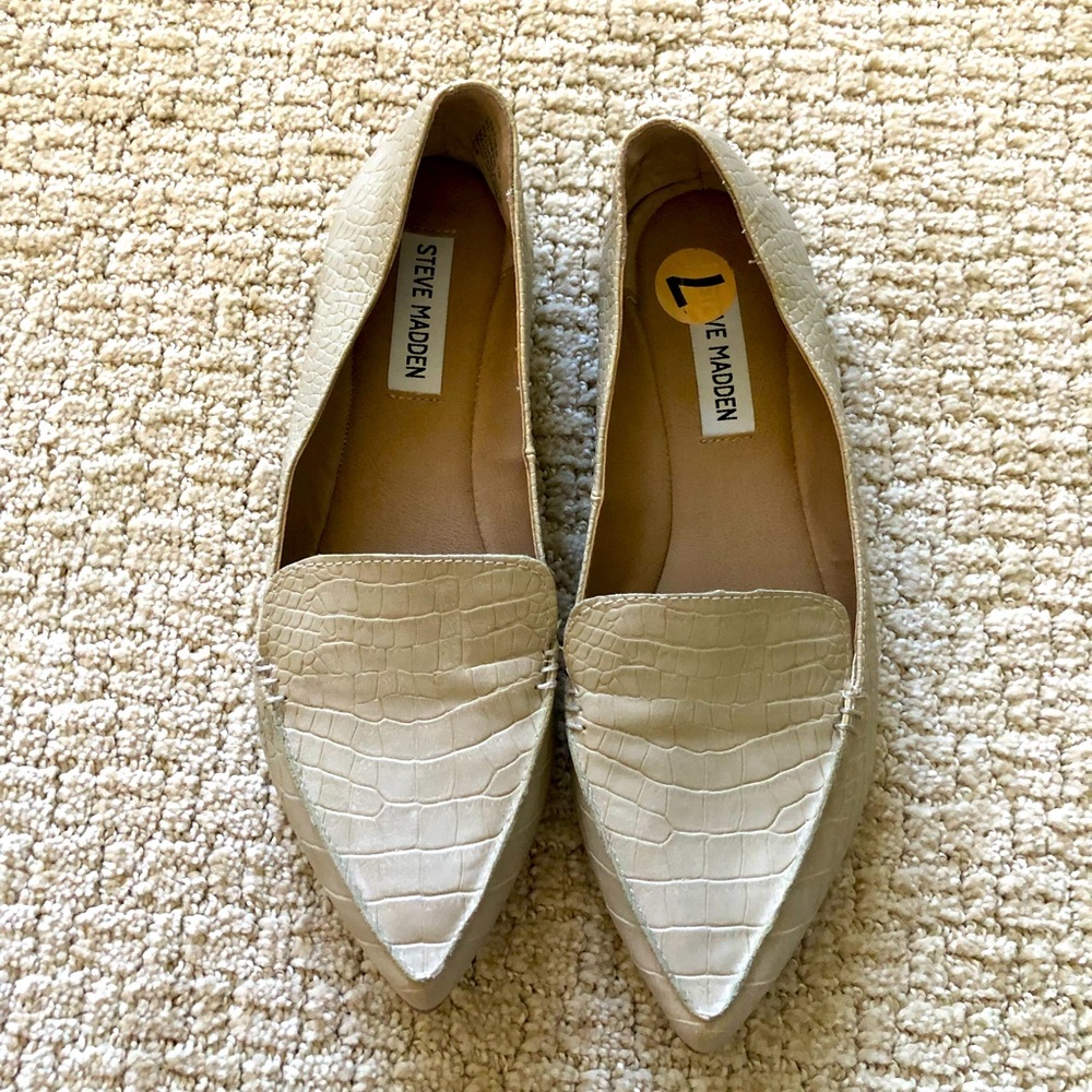 Steve Madden Tan Snakeskin Flats